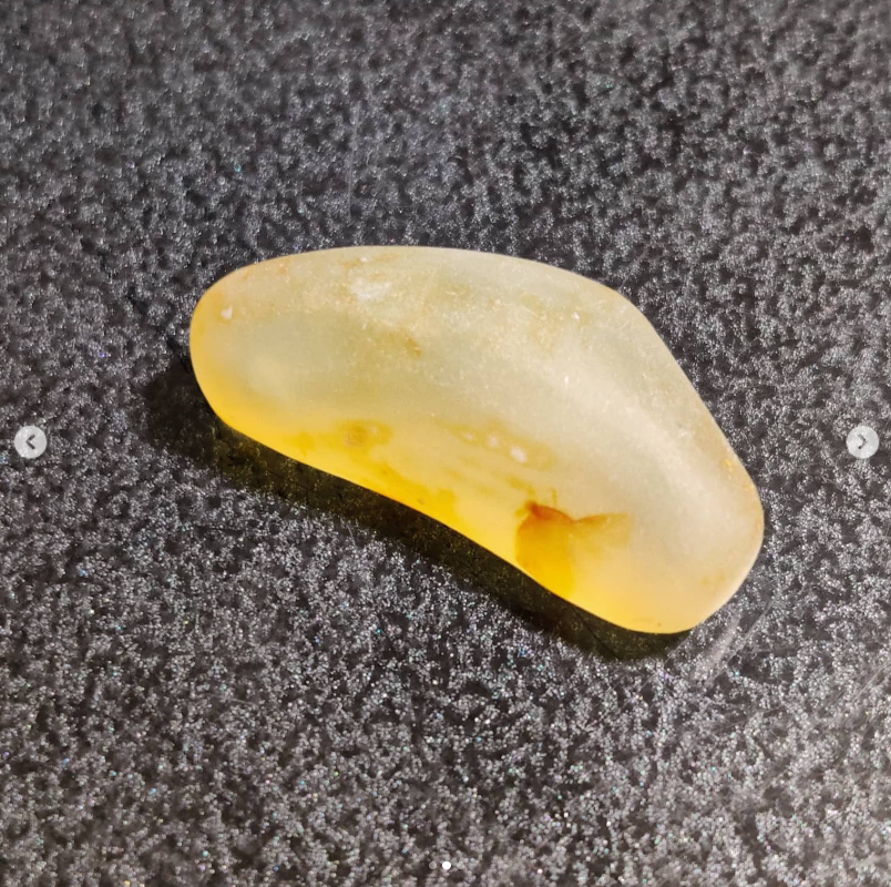 バナナ型メノウ荒研磨時