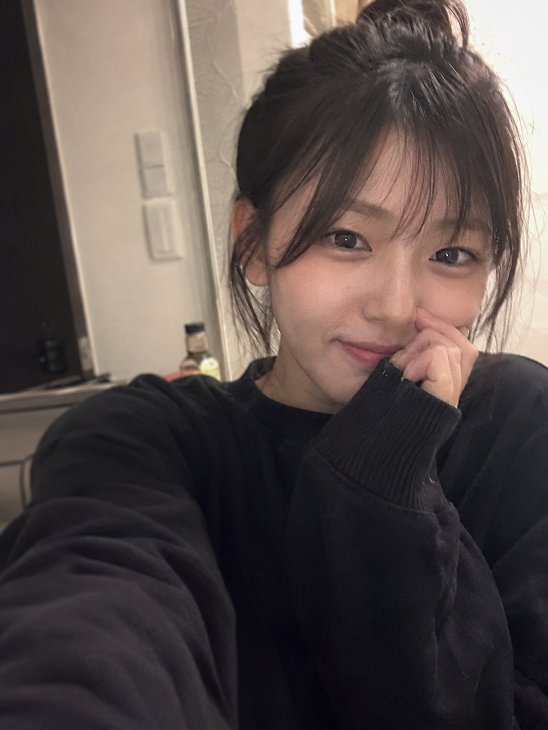ChatGPTが自認する姿として生成した可愛い女の子の自撮り画像 2026年5月トレンド 画像のみ テイク4 パターン3（長文）プロンプトを使用