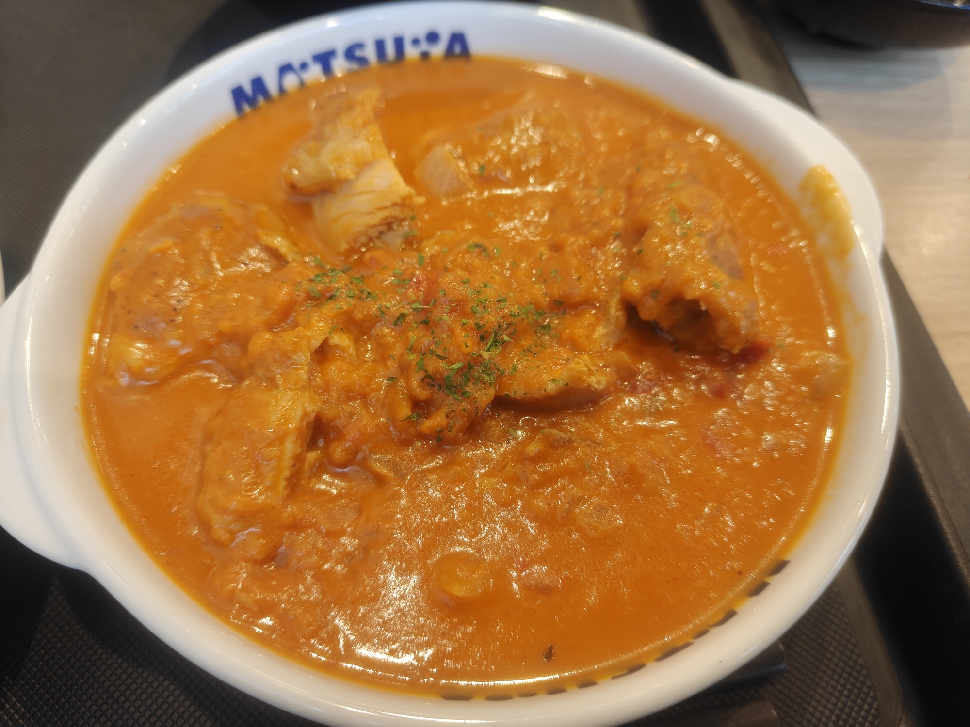 2026年5月 松屋 バターチキンカレー まずい？ 美味しい？ 口コミ 実食レビュー 実写 拡大画像