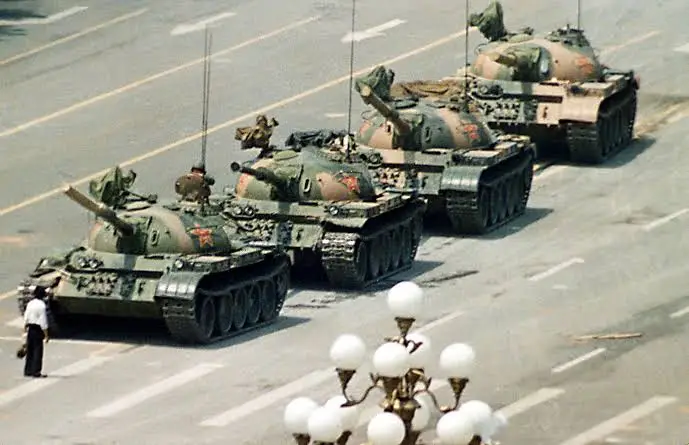 1989年に発生した六四天安門事件 無名の反逆者 タンクマン(戦車男) 1989年6月5日