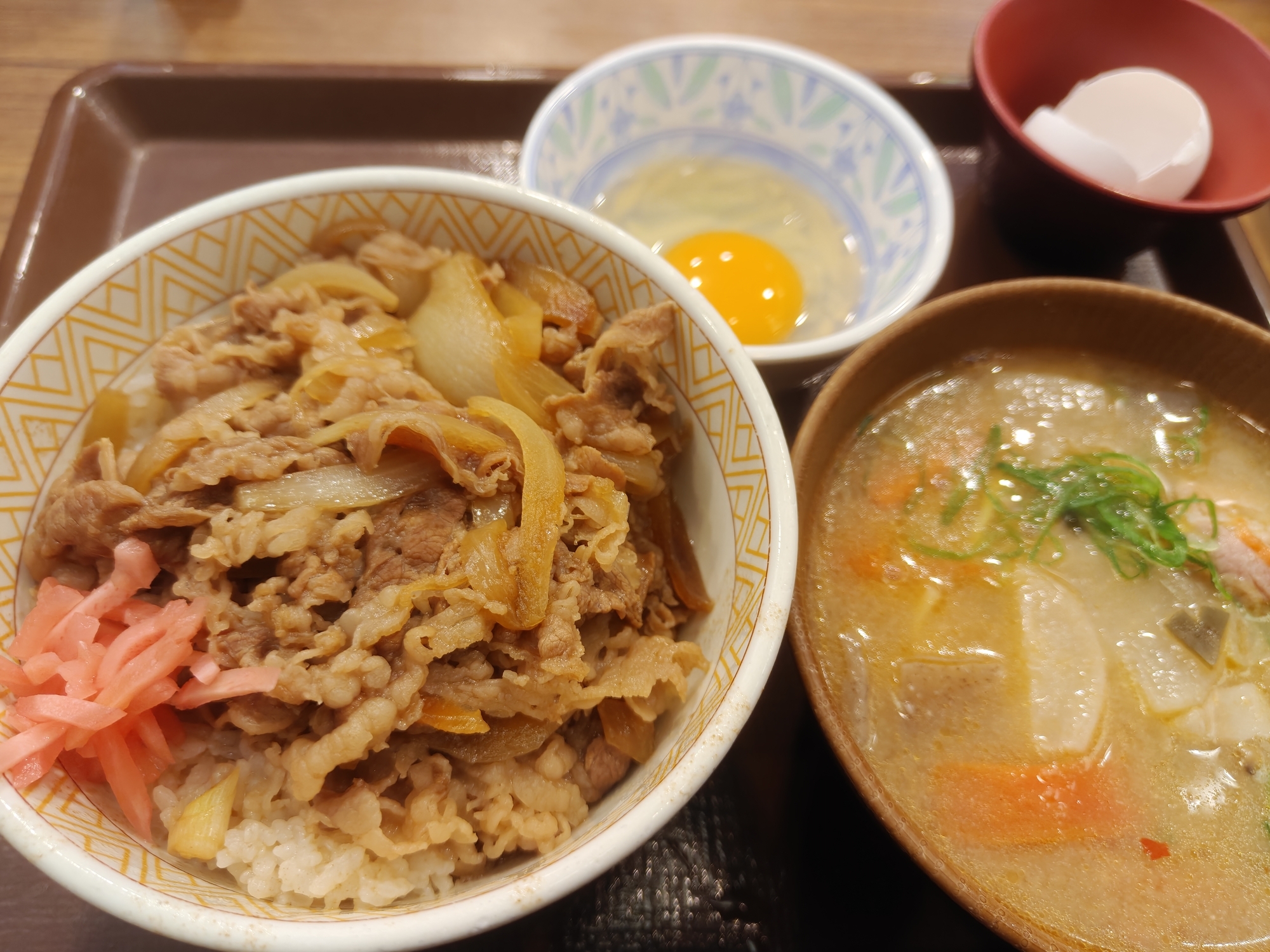 2026年6月 期間限定 すき家 牛丼(並盛)+とん汁みそらーめんたまごセット 850円