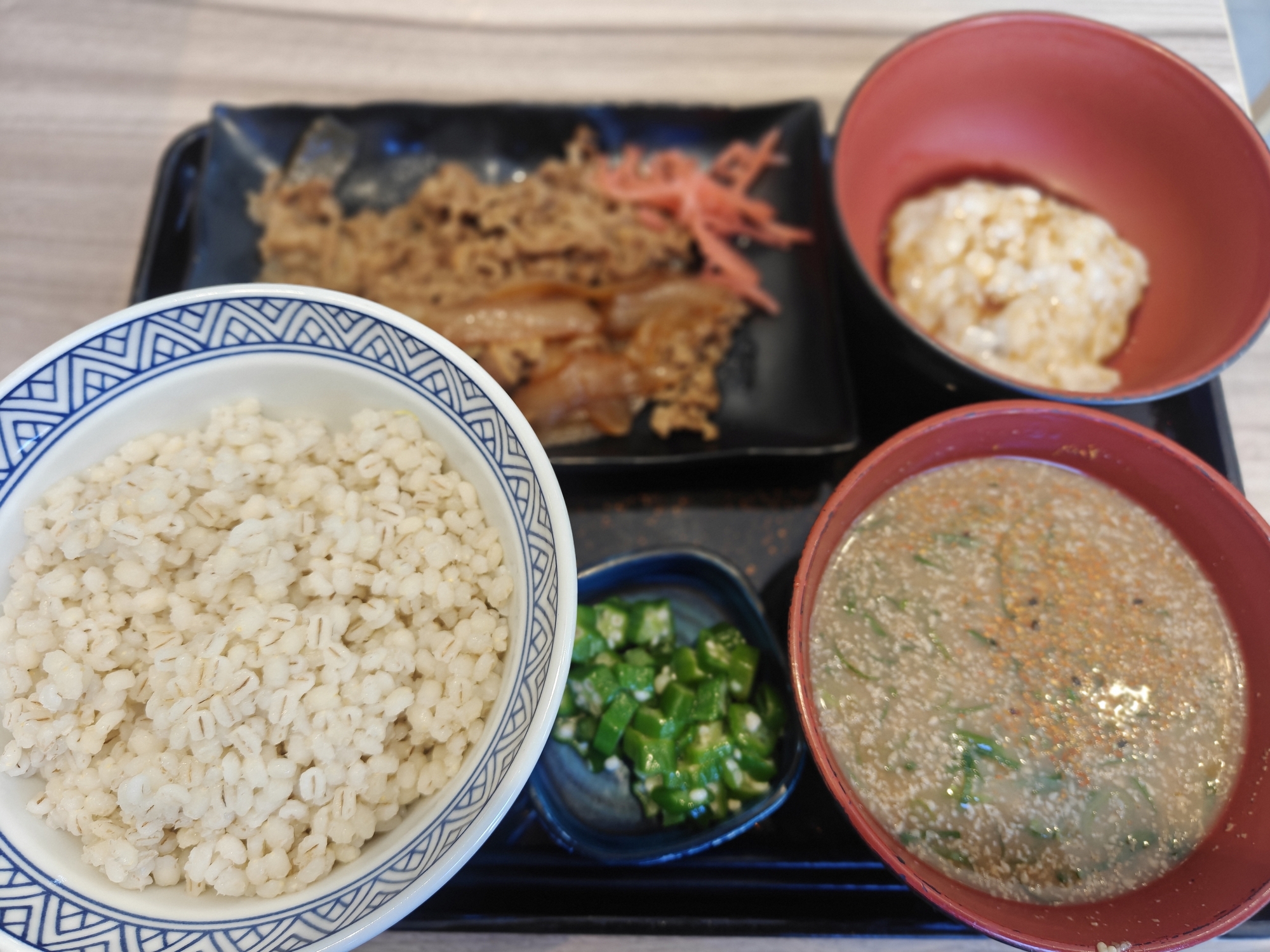 2026年6月 期間限定 吉野家 麦とろ牛皿御膳 全体