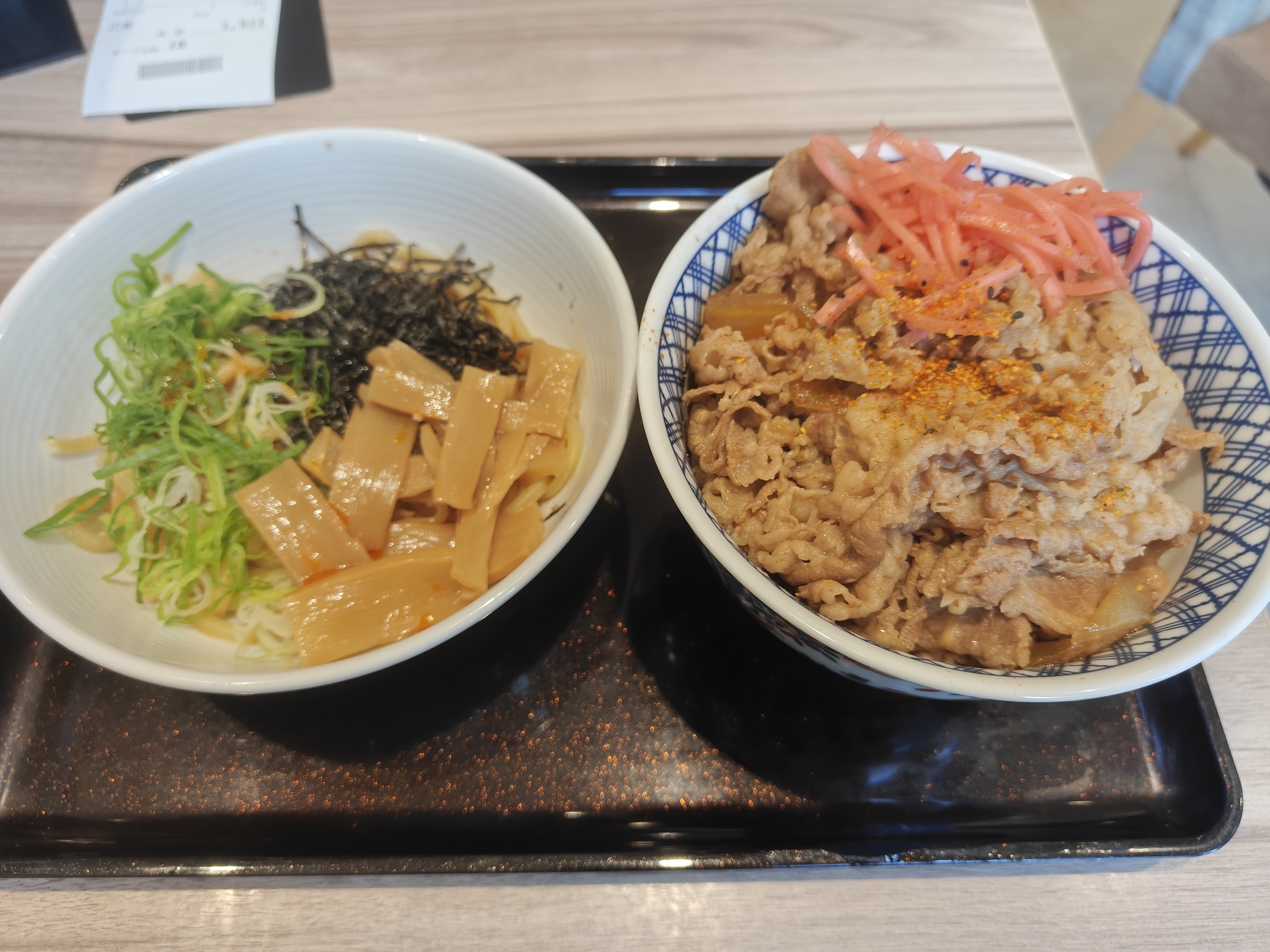 吉野家 油そば まずい？美味しい？口コミ・実食レビュー・カロリーまとめ 超特盛セット