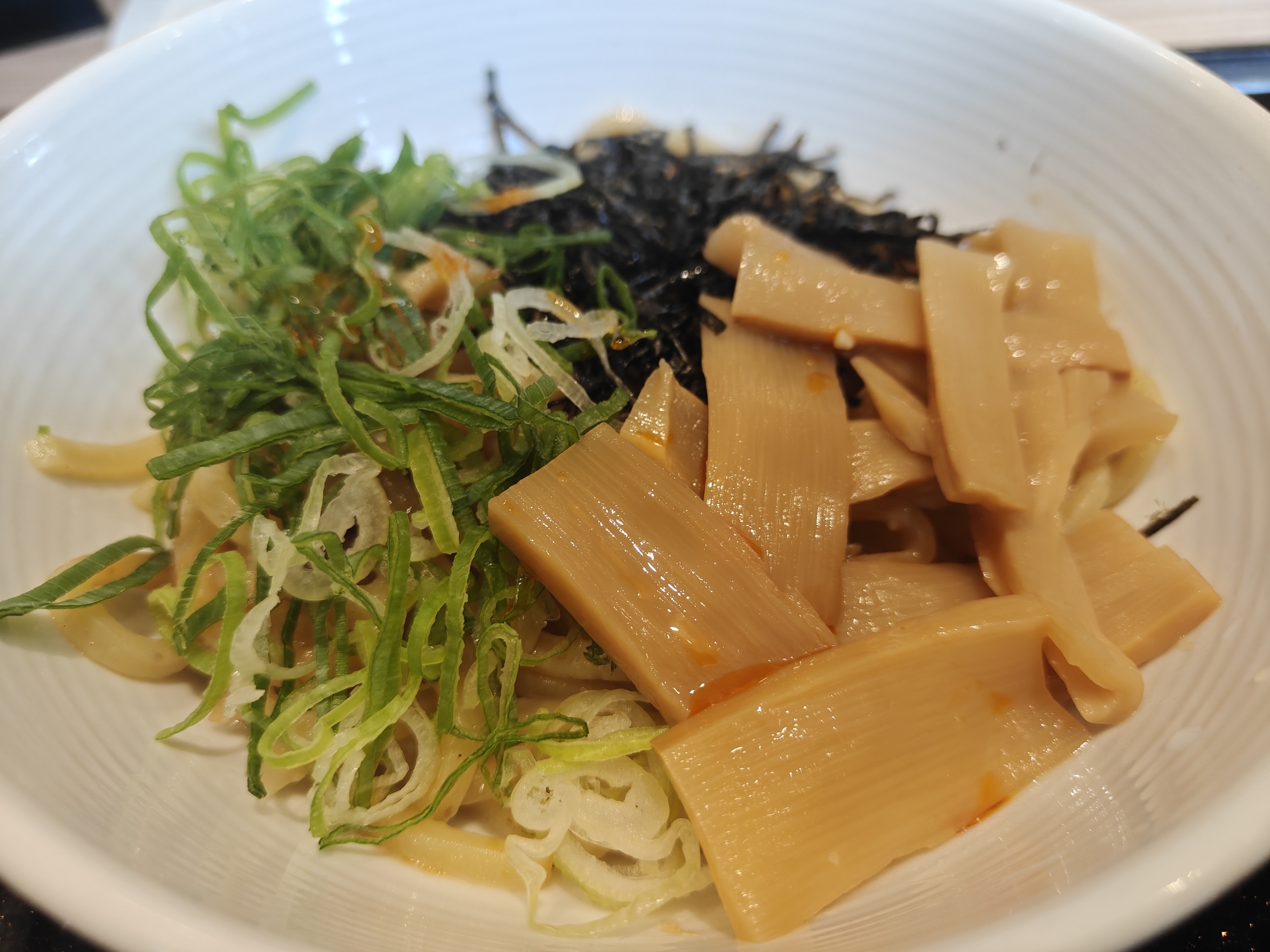 吉野家 油そば まずい？美味しい？口コミ・実食レビュー・カロリーまとめ 油そば拡大