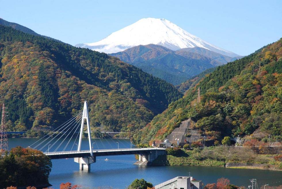 丹沢湖