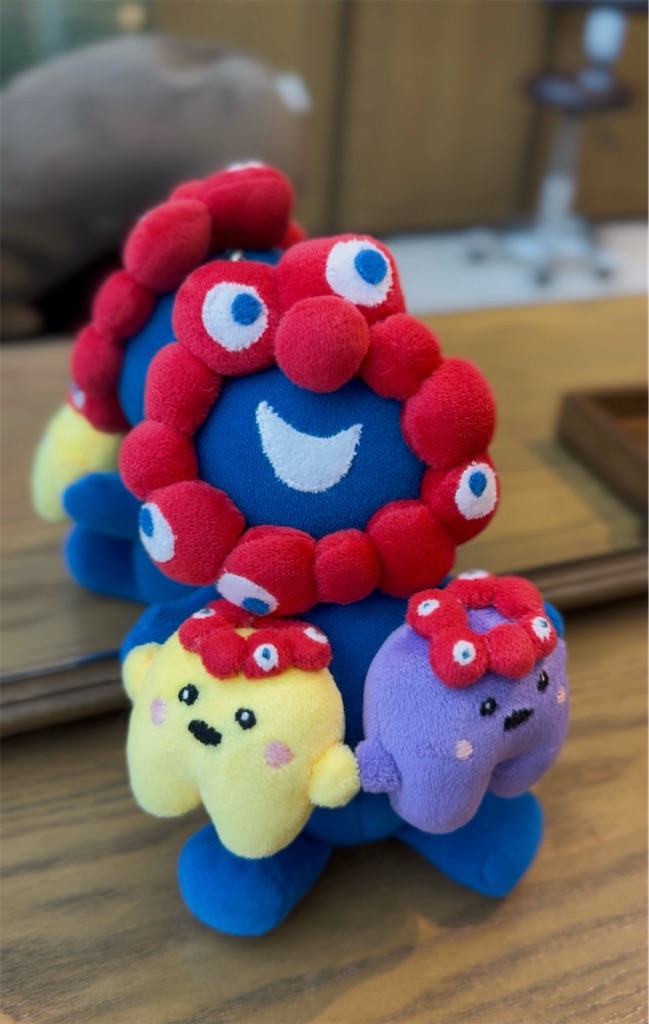 ぬいぐるみ 花の形 赤 青 一言の日。好きの形 - 宮崎孝子・岡光昭の 「 Azur hair 」ブログ