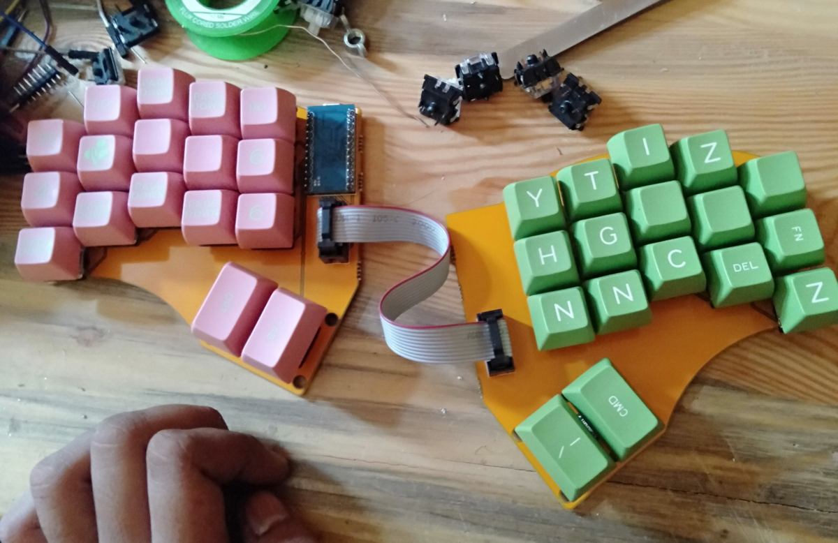 Squiggle minimalist Keyboard - シンプルな自作分割キーボード 