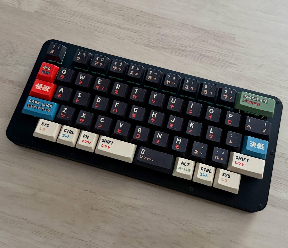 Daraku-Neko Ieneko54R｜アルミプレートを積層した54キーの50%自作