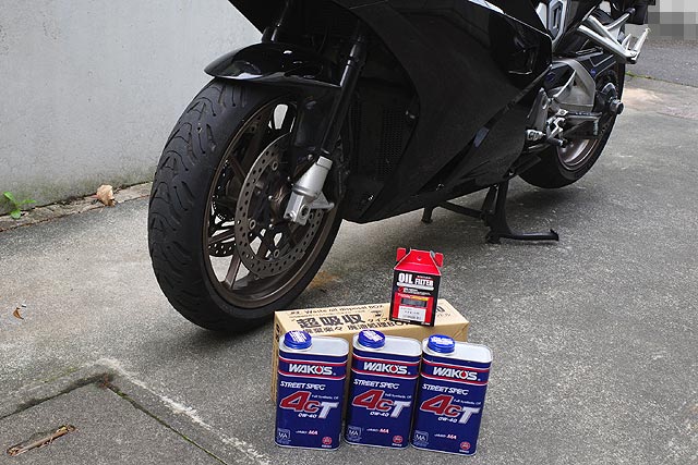 愛車のバイクVFR800F(RC79)エンジンオイル＆フィルター交換を実施 