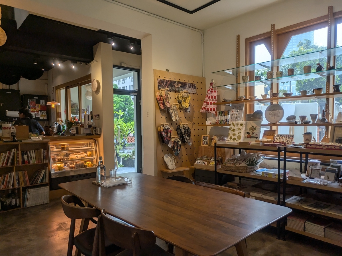 カフェのインテリア カフェ内部のインテリアを撮影した写真。