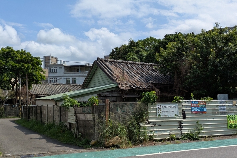 段階的な再整備が予定されている宿舎群の外観。