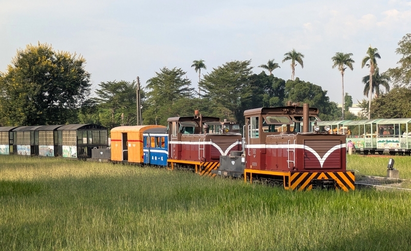 サトウキビ運搬列車である五分車の屋外展示。