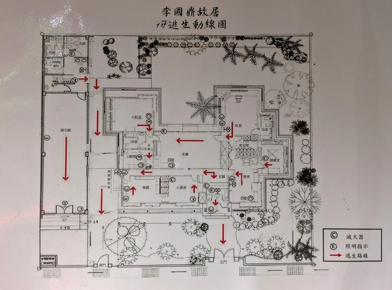 建物全体の配置と避難経路を示すマップ。