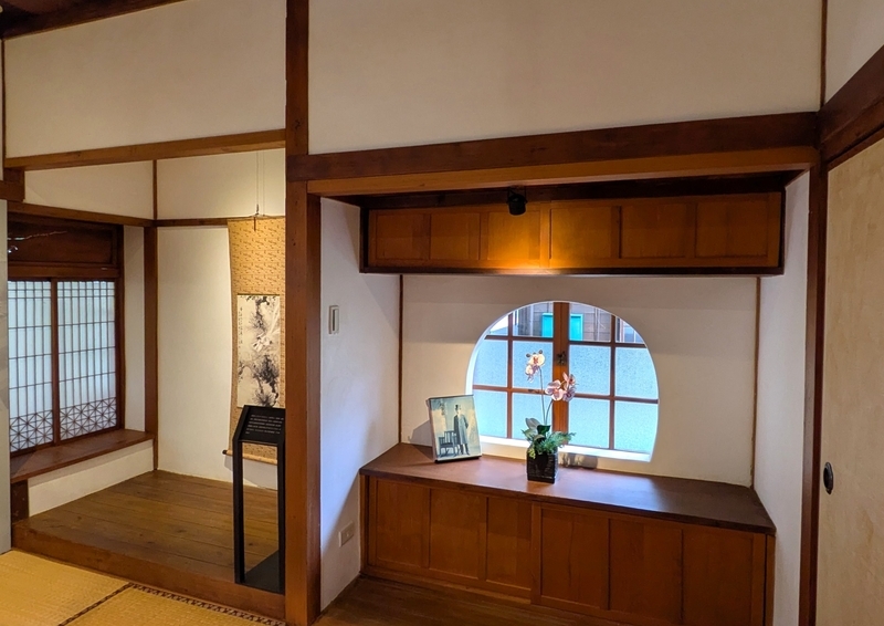 床の間の空間と展示の様子。