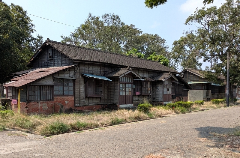 建物の各所が壊れている様子。