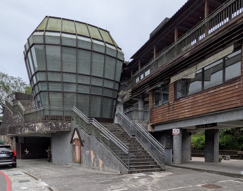 天灯館 ランタン形状の菁桐天灯館という展示施設で現在は閉鎖中。