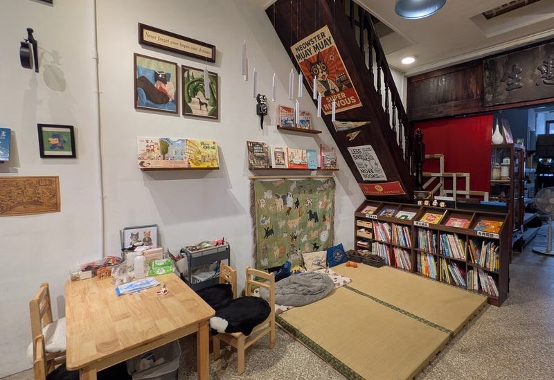 絵本読み聞かせコーナー 子どもの絵本読み聞かせのコーナー。