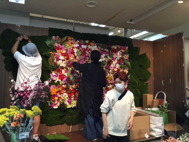 本店３階 ｌｏｇｉ ｐｌａｎｔｓ ｆｌｏｗｅｒｓ 宇田陽子氏によるお正月ディスプレイ Cfl Storeブログ