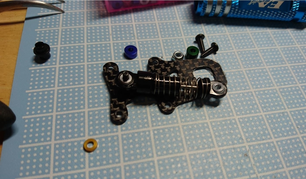 Mini-Z】MR-03用のオイルダンパー作ったけど、取り付け大変だわ！ - て