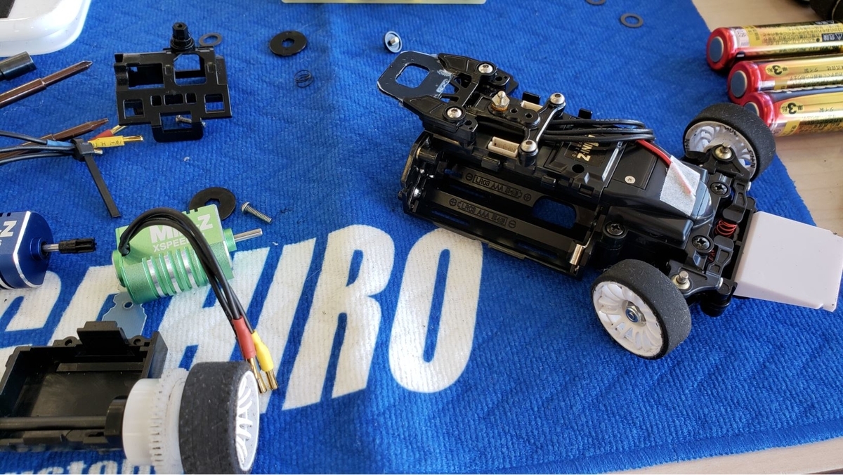 Mini-Z】緑モーター走らせたら、フロントナックル折れた・・・ - てぃ