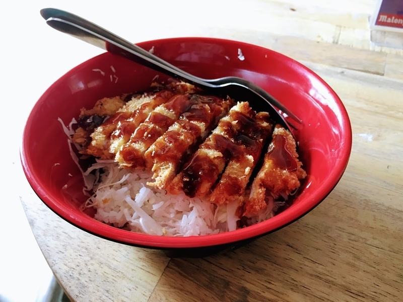 カンボジア、シェムリアップの日本食屋台のBUTA SAN