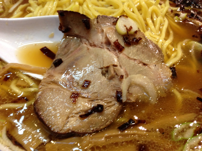 今週のラーメン1069】 天空 （東京・三田） こがしネギラーメン