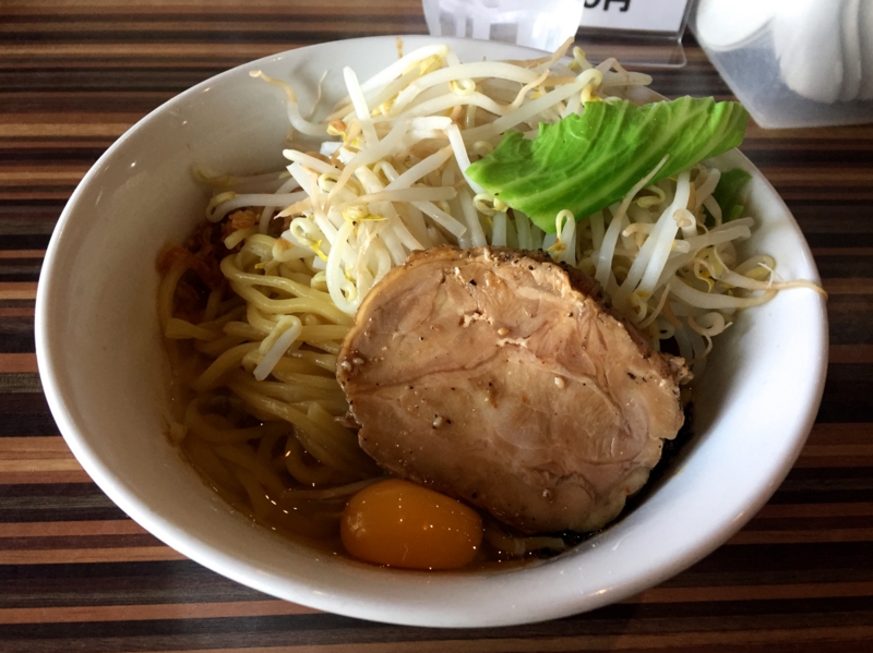 ラーメン半チャーハン様　20クラウン遮熱スモーク15% 今週のラーメン2515】 狼煙屋 （東京・武蔵大和） まぜそば