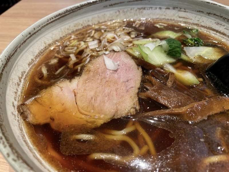 今週のラーメン4547】 しゅうまい屋（東京・金町） 黒濃