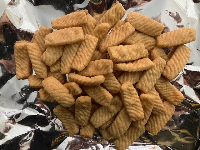 お酒に合う【絶品かっぱえびせん 赤穂の焼塩とアンチョビガーリック味】