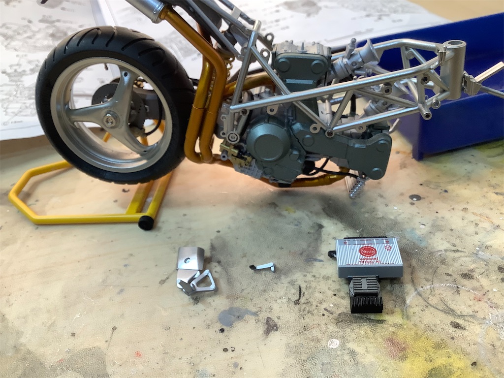 タミヤ ドゥカティ916 製作＃3【車体完成】 - 面倒くさがりがバイク