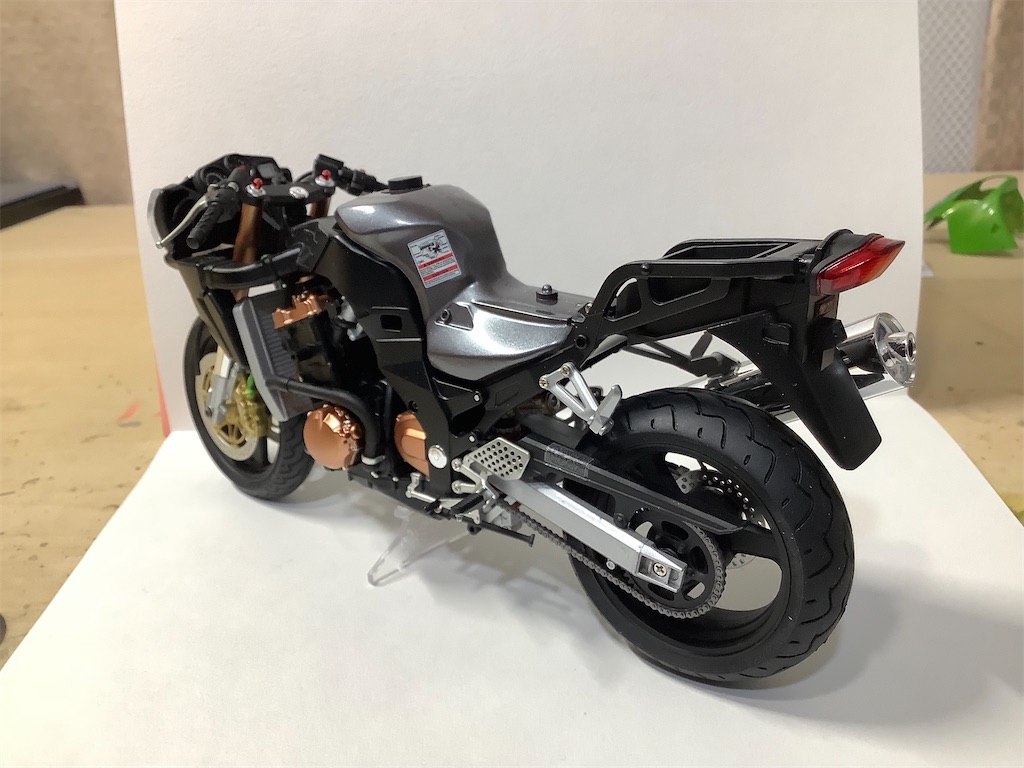 タミヤ ZX–12R 製作＃5【完成】 - 面倒くさがりがバイクプラモを作る