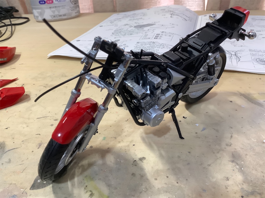 アオシマ ゼファー 製作＃2【車体完成】 - 面倒くさがりがバイクプラモ