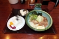 宇多津・「塩がま屋」の肉ぶっかけとおにぎりのセット