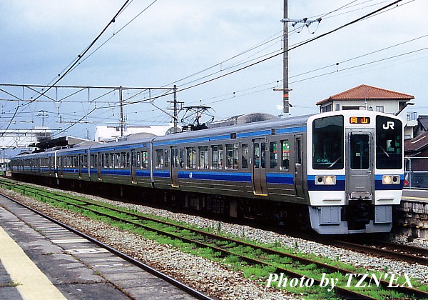 213系C05編成と115系セキR-04編成 - TZN'EX☆Blog