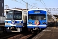 2202編成と3504編成（三島南高校甲子園出場応援ヘッドマーク）