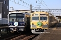 3506編成（Aqours結成5周年記念ヘッドマーク）と2201編成（三島南高校甲子
