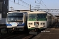 7501編成「ホロ伊豆ムトレイン」と185系「踊り子」