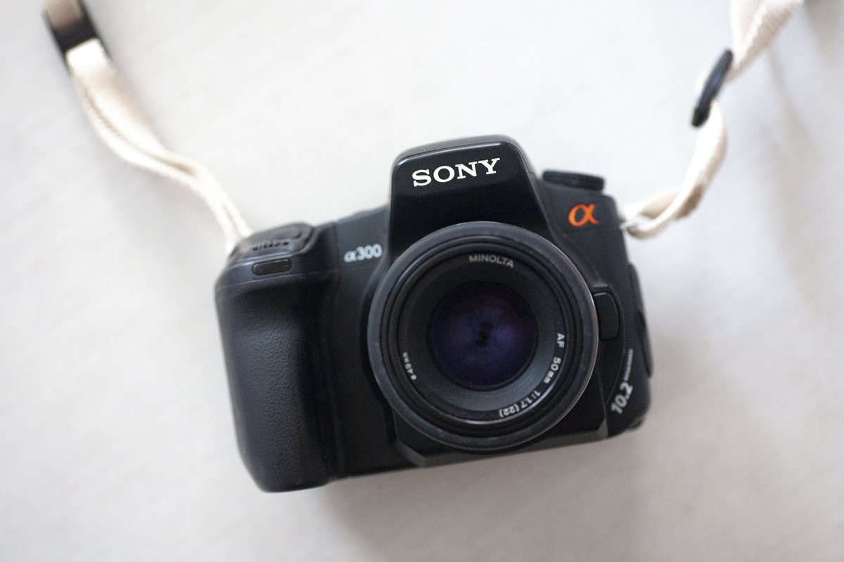 SONY α300 ダブルレンズキットライブビュー搭載で使いやすい