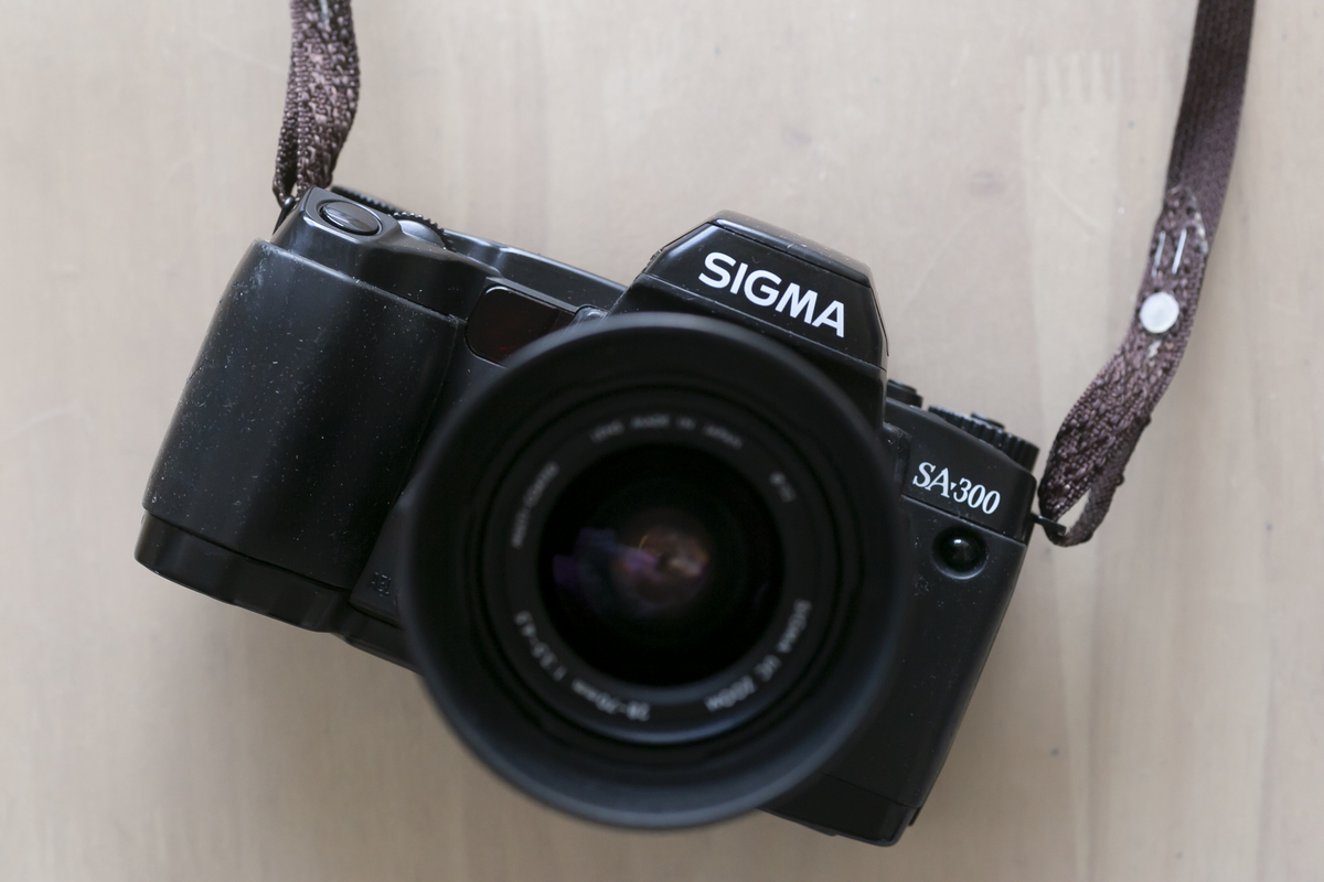 SIGMAの黒歴史的カメラ サの300 - 雑食カメラマンの雑感記