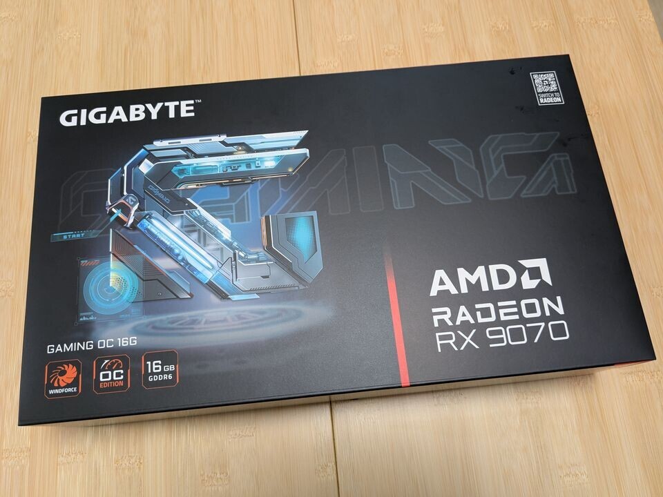 Mini ITXサイズの小型PCにRyzen 7 5700XとRadeon RX9070を搭載して