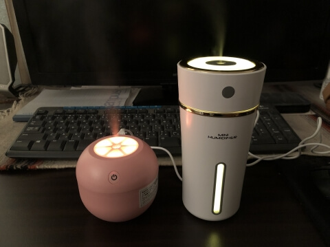 【ダイソーのミニ加湿器】乾燥する季節の風邪対策や花粉症予防におすすめ!デスクや枕元に! 【ダイソーのミニ加湿器】乾燥する季節の風邪対策や花粉症予防におすすめ!デスクや枕元に!