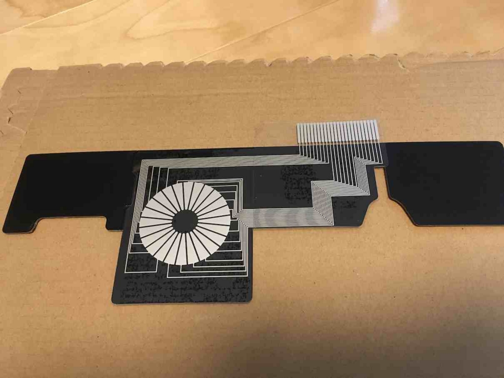 f:id:Takyu:20160502103555j:plain MilBoxTouchの組み立て 導電性フィルムを貼る