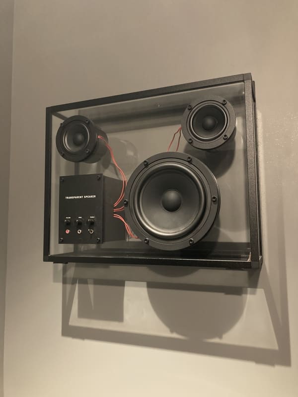 TRANSPAREN SOUNDのスピーカーの写真