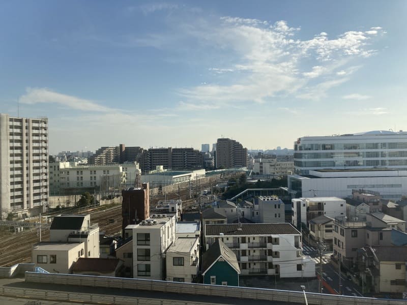 窓からの景色の写真(昼景)
