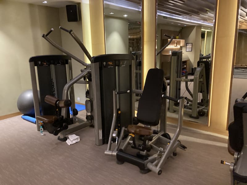 フィットネスジムの器具の写真4