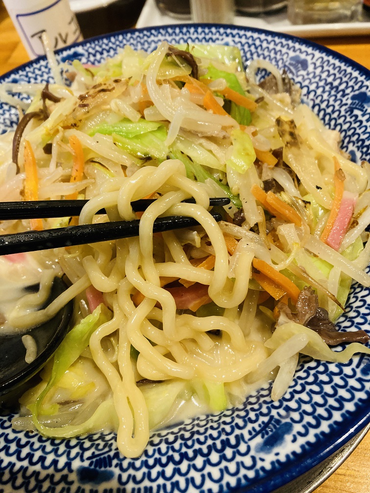 量は少なめだが豚骨＆あご出汁の旨みがイイ！】じげもんちゃんぽん