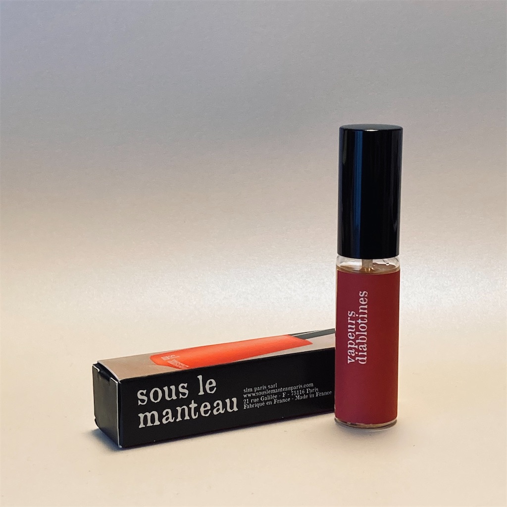 sous le manteau　ヴァプールディアブロンティーヌ　100ml Poudre Impériale / Fontaine Royale / Cuir d'Orient / Essence du