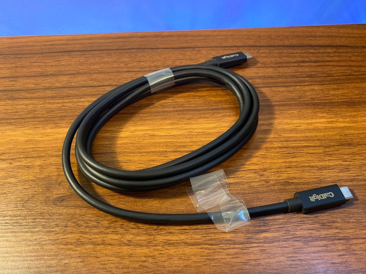 Caldigit TS4 + 色々おまけケーブル類 Caldigit TS4 + 色々おまけケーブル類