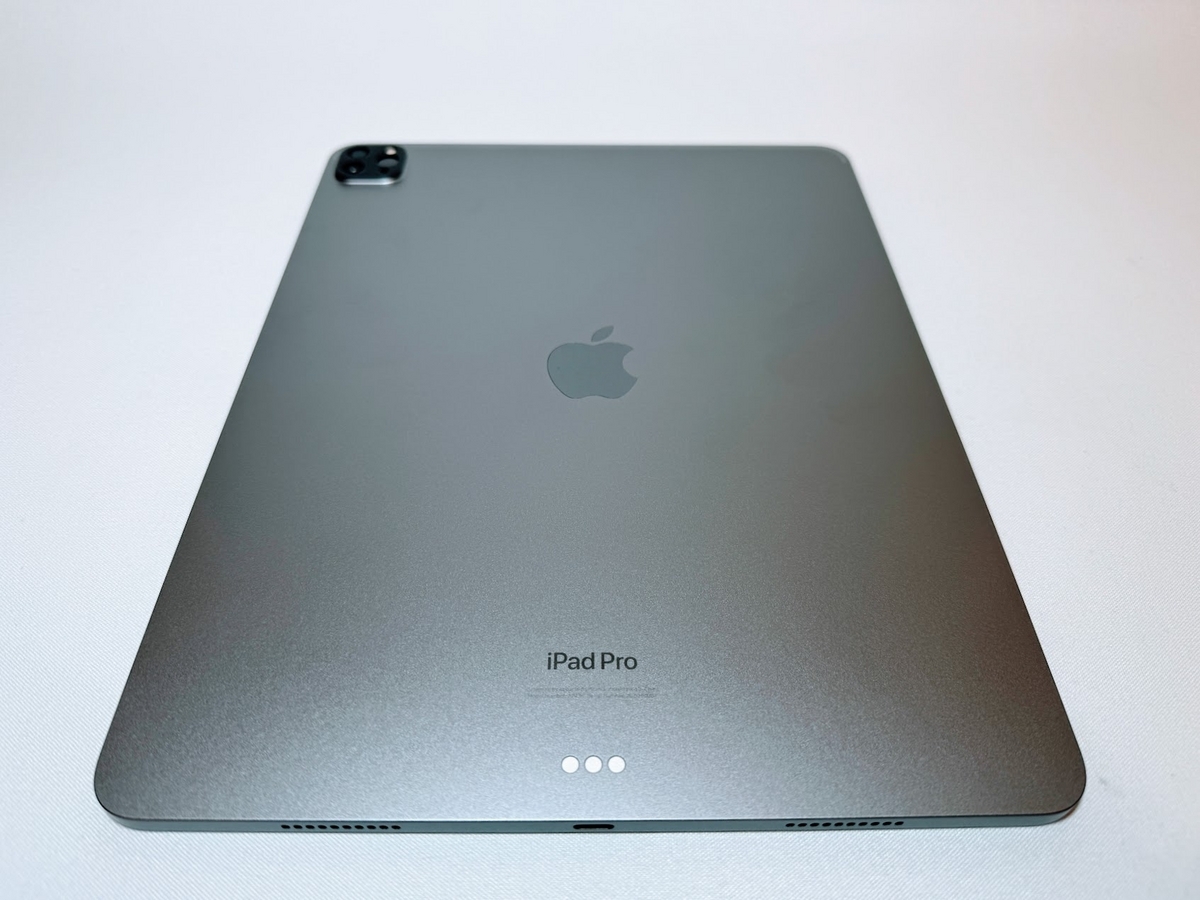 背面の傷防止の為、iPad Pro 12.9インチに「バックスクリーン 