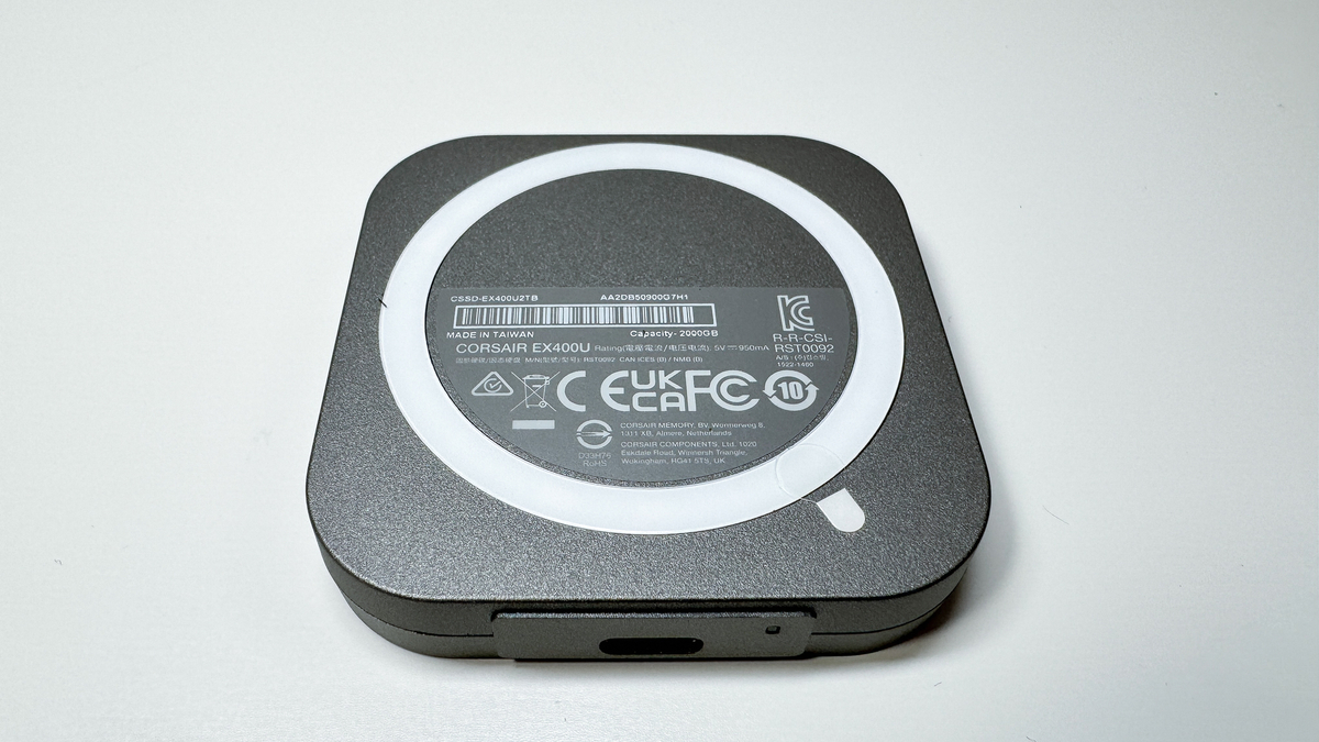 Corsair EX400U：高性能ポータブルSSD - TA-LOG